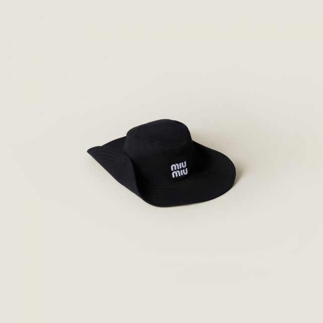 Miu Miu Drill hat - Black/White