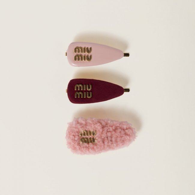 Miu Miu Set of leather, suede, and shearling hair clips - Alabaster Pink
