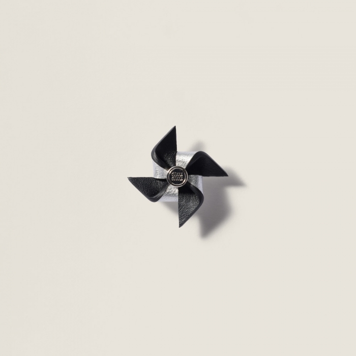 Miu Miu Leather pinwheel brooch - Silver/Black
